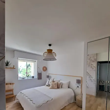 Semesterbostad Henri Camille Re - Passy 2 -beautiful One Bedroom Swimming Pool And Parking *