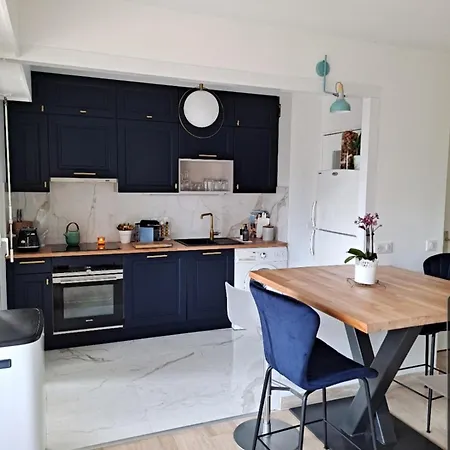 Semesterbostad Henri Camille Re - Passy 2 -beautiful One Bedroom Swimming Pool And Parking *